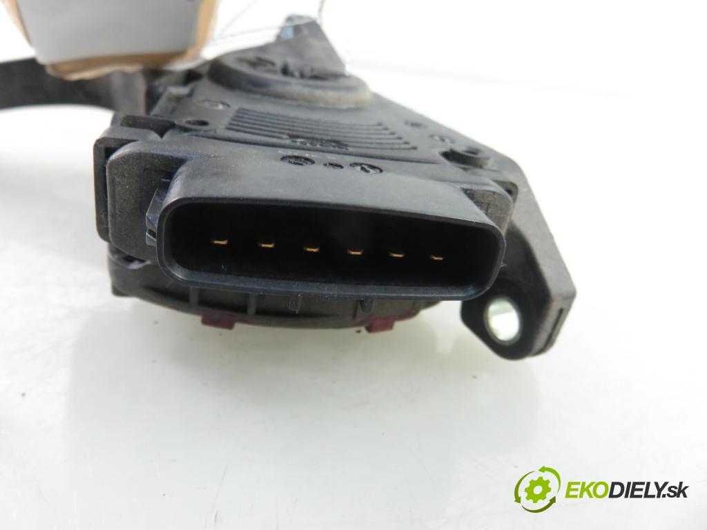 SUZUKI GRAND VITARA II (JT, TE, TD) SUV 2007 95,00 1.9 DDiS 129 4x4 - F9Q 264 1870,00 Potenciometer plynu 6PV00907400 ; I590065J02 (Pedále)