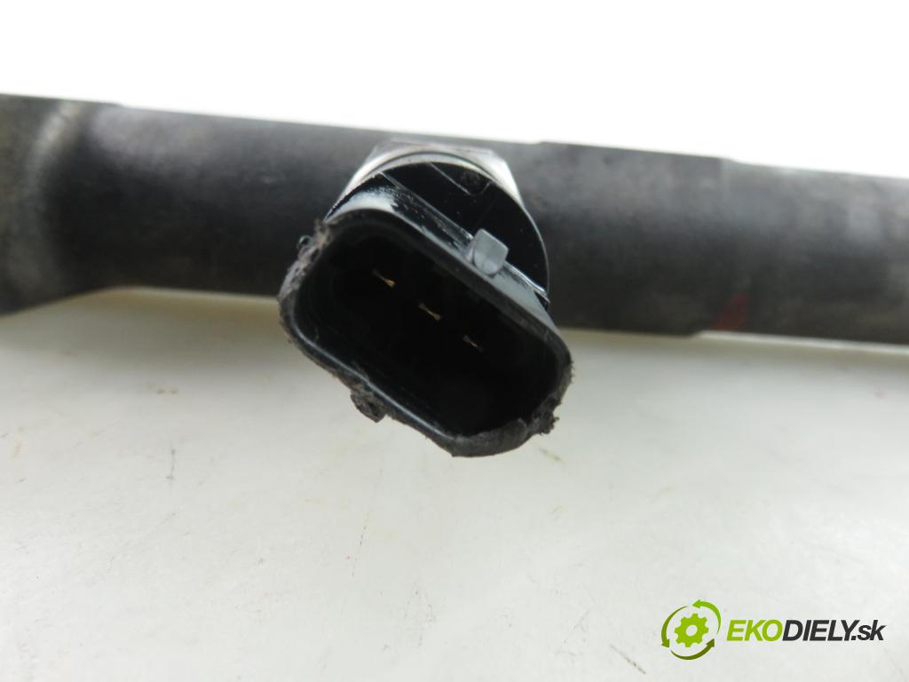 CHRYSLER VOYAGER IV (RG, RS) MINIVAN 2004 105,00 2.5 CRD 143 - ENJ 2499,00 Lišta vstrekovacia 0281002398 ; 0445214041 (Vstrekovacie lišty)