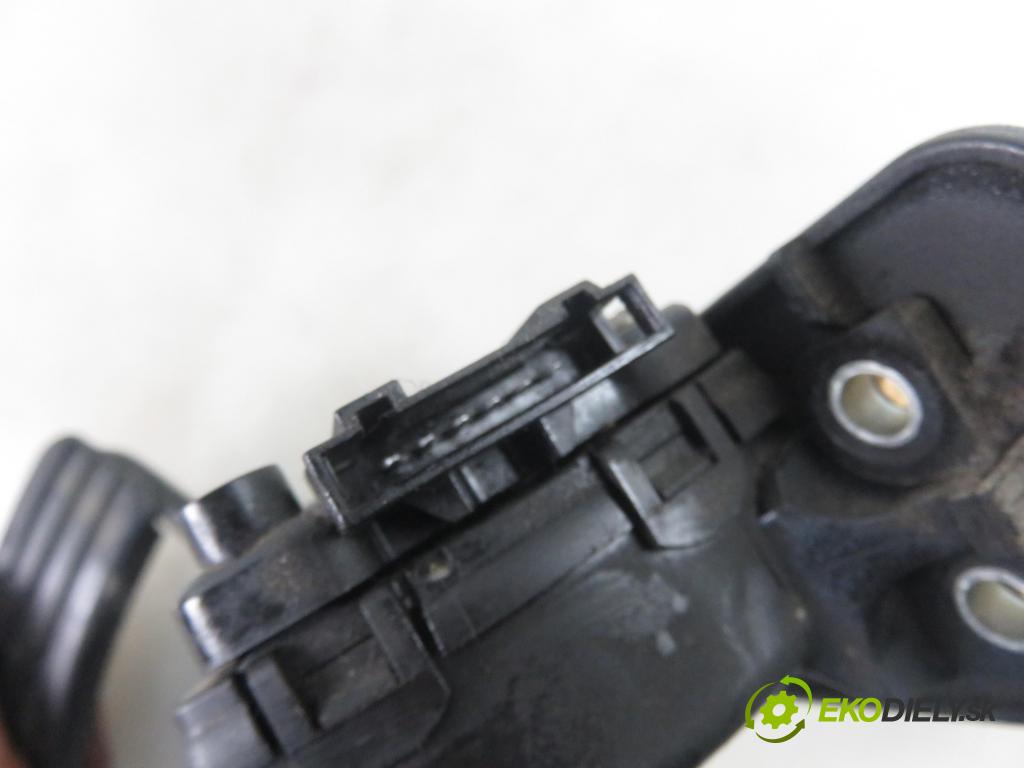 RENAULT ESPACE IV (JK0/1_) MINIVAN 2006 85,00 1.9 dCi 116 - F9Q 820 1870,00 Potenciometer plynu 8200007513 ; 6PV00811918 (Pedále)