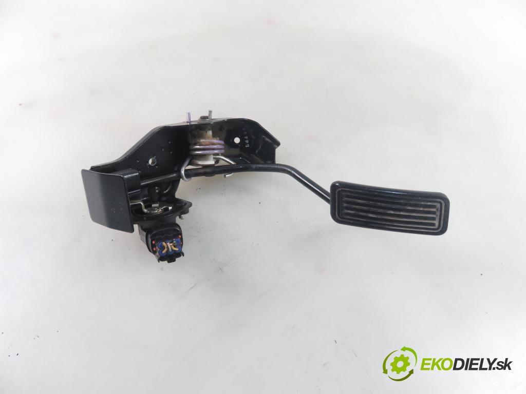 TOYOTA COROLLA Verso (ZER_, ZZE12_, R1_) MINIVAN 2006 100,00 2.2 D-4D (AUR10_) - 2AD-FTV 2231,00 Potenciometer plynu 8928152021 ; 1983003041 (Pedále)