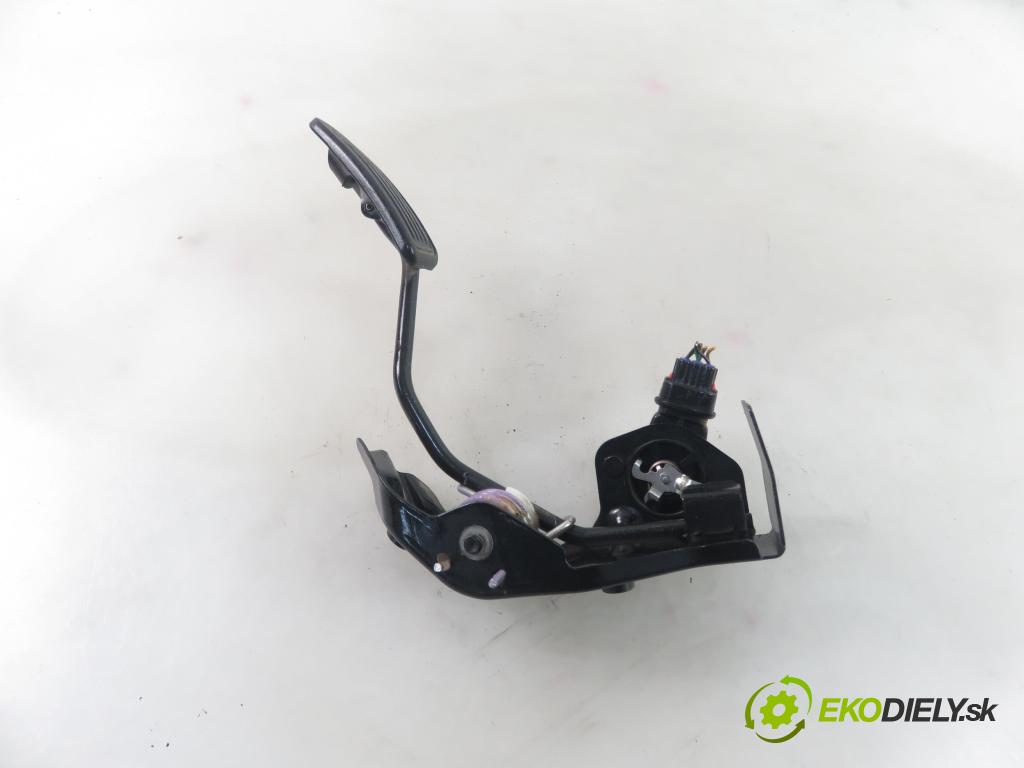 TOYOTA COROLLA Verso (ZER_, ZZE12_, R1_) MINIVAN 2006 100,00 2.2 D-4D (AUR10_) - 2AD-FTV 2231,00 Potenciometer plynu 8928152021 ; 1983003041 (Pedále)