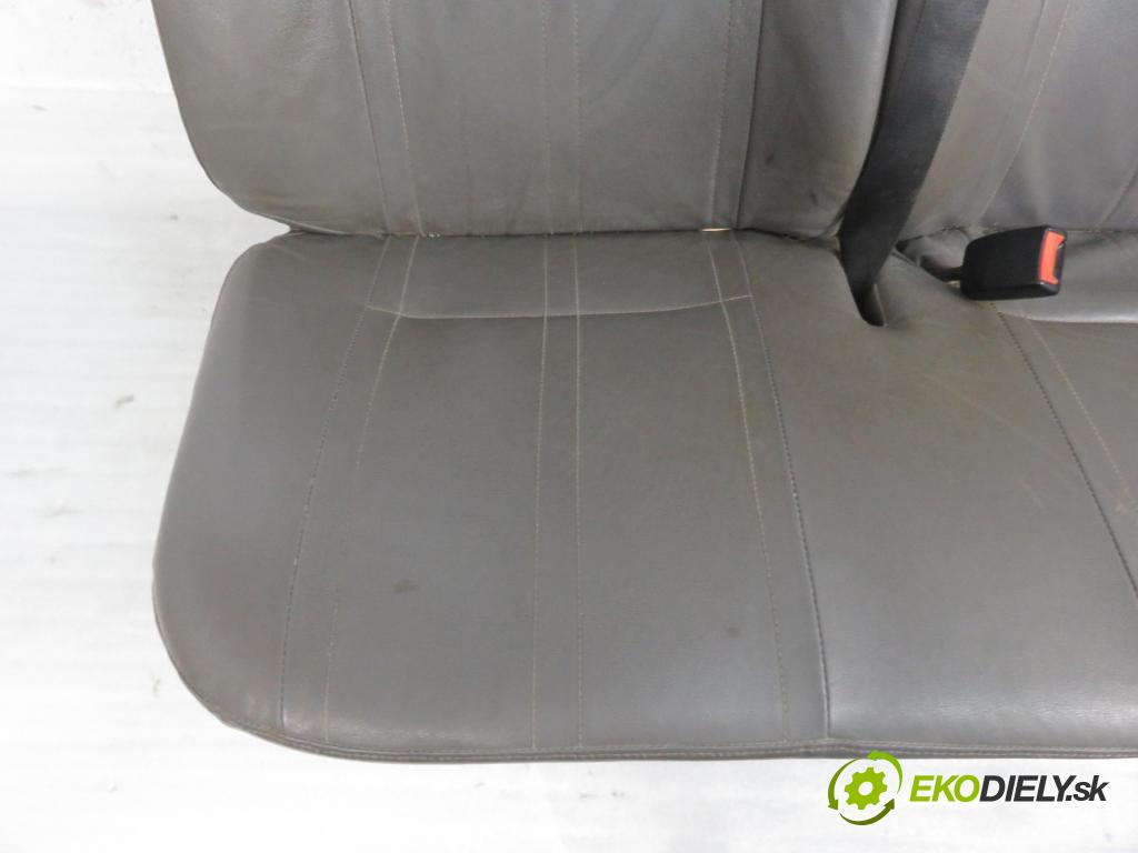 FORD TRANSIT TOURNEO Autobus (FC_ _) BUS 2002 74,00 2.0 DI 100 - ABFA 1998,00 Sedadlá, sedačky Sedadlo
