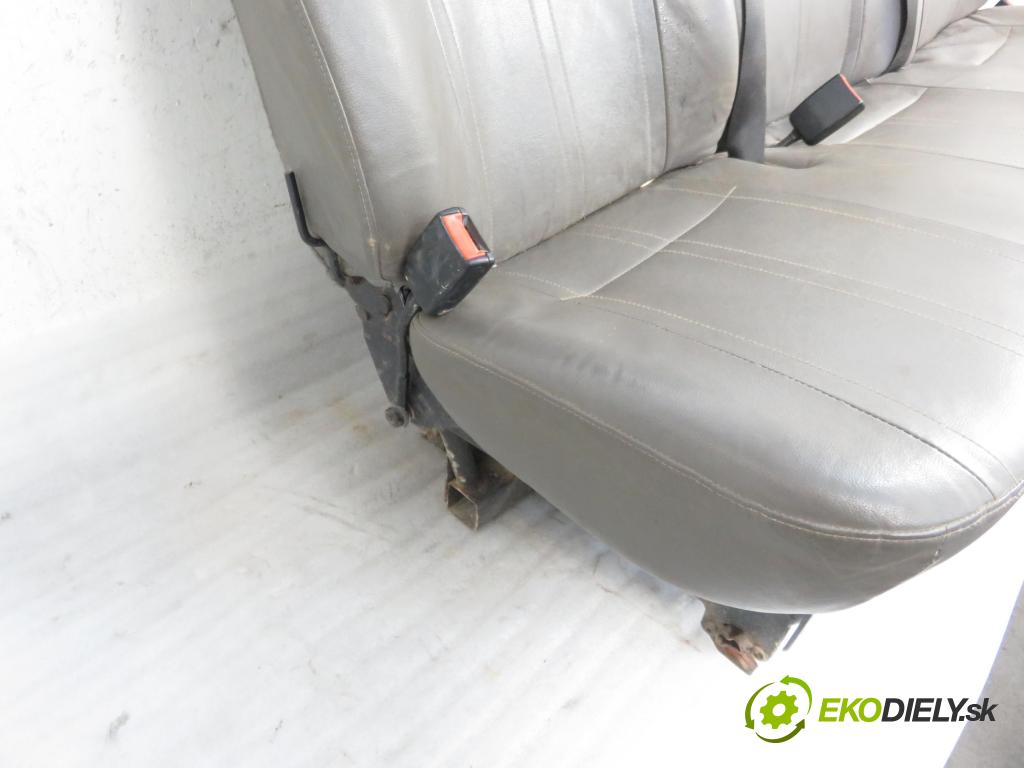 FORD TRANSIT TOURNEO Autobus (FC_ _) BUS 2002 74,00 2.0 DI 100 - ABFA 1998,00 Sedadlá, sedačky Sedadlo