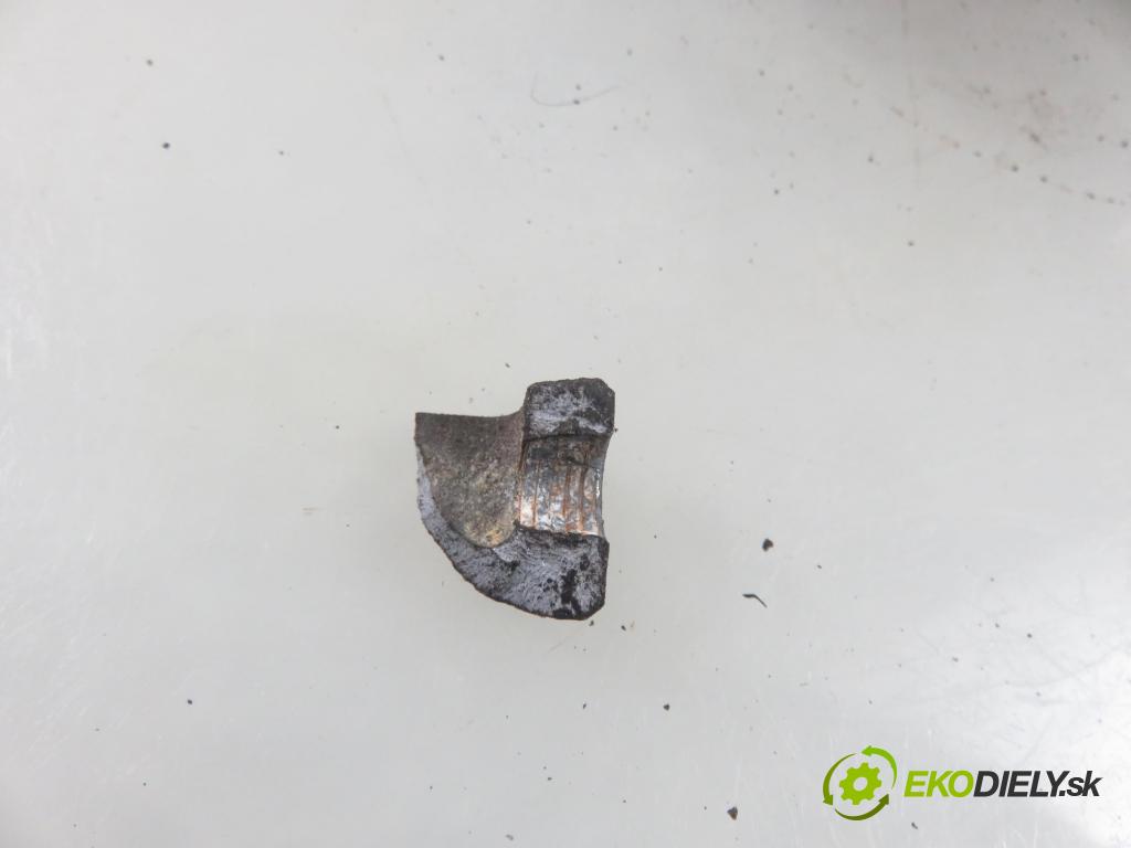 TOYOTA AYGO (_B1_) HB 2006 50,00 1.0 68 - 1KR-FE 998,00 KOMPRESOR: klimatizácie 883100H010 (Kompresory klimatizácie)