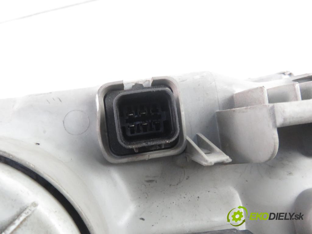 HYUNDAI SANTA FÉ I (SM) SUV 2001 127,00 2.7 V6 4x4 - G6BA 2656,00 Svetlo LP