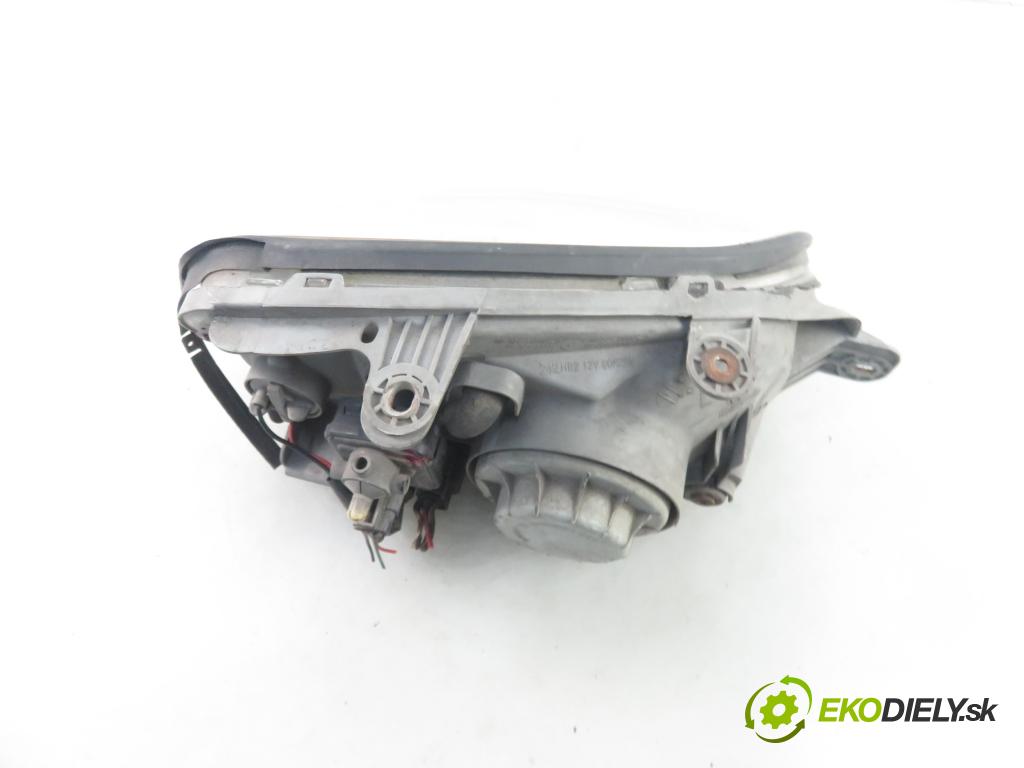 HYUNDAI SANTA FÉ I (SM) SUV 2001 127,00 2.7 V6 4x4 - G6BA 2656,00 Svetlo LP