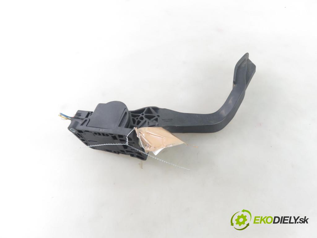 PEUGEOT 206 liftback (2A/C) HB 2007 50,00 1.4 HDi 8V 70 - 8HZ 1398,00 Potenciometer plynu 9659449880 ; 0280755074 (Pedále)