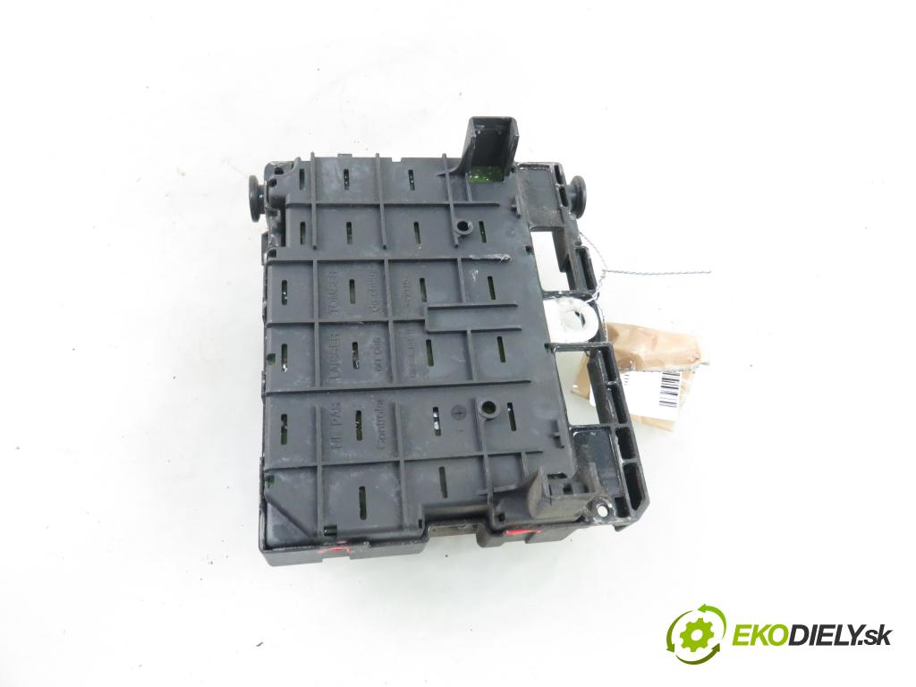 PEUGEOT 206 liftback (2A/C) HB 2007 50,00 1.4 HDi 8V 70 - 8HZ 1398,00 MODUL BSM 9657608780