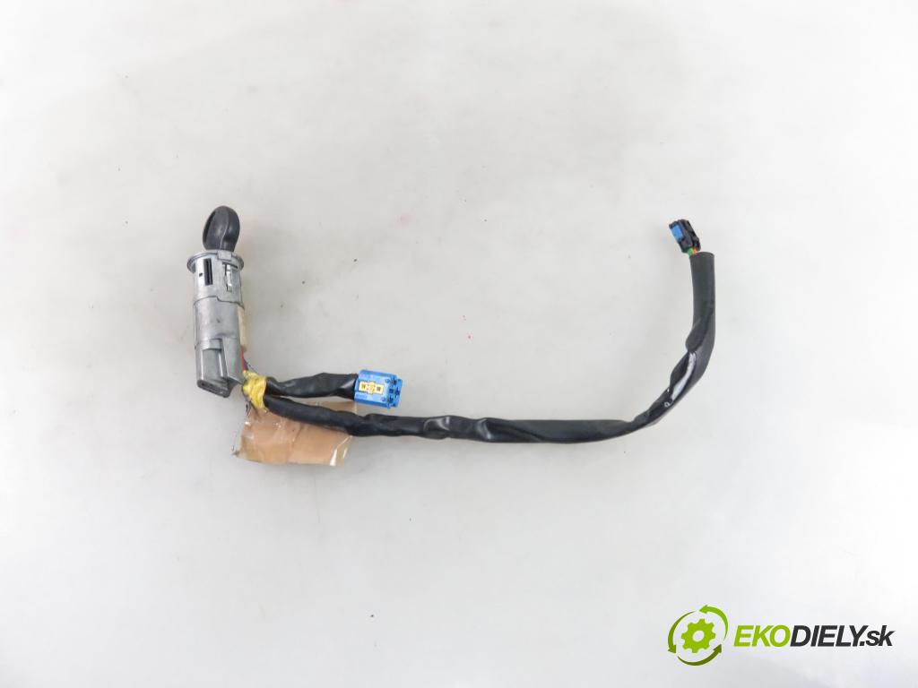 PEUGEOT 206 CC (2D) CABRIO 2002 100,00 2.0 S16 - RFN (EW10J4) 1997,00 spinačka  (Spínacie skrinky a kľúče)