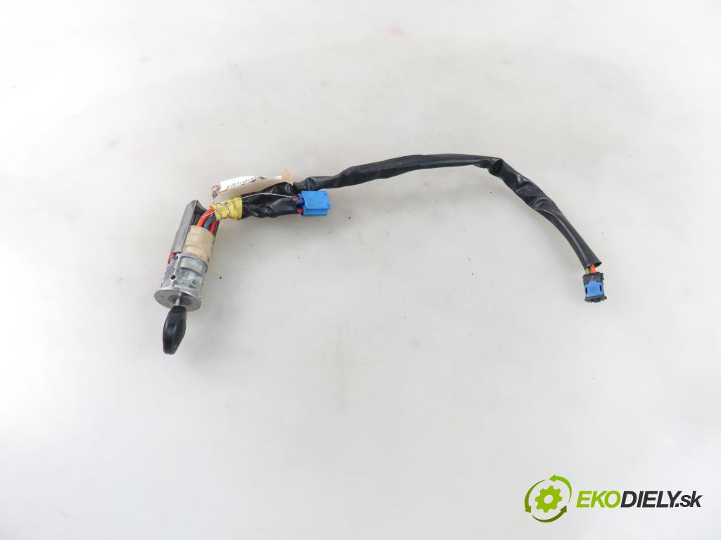 PEUGEOT 206 CC (2D) CABRIO 2002 100,00 2.0 S16 - RFN (EW10J4) 1997,00 spinačka  (Spínacie skrinky a kľúče)