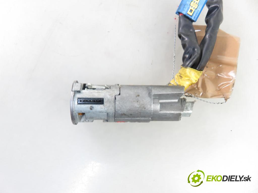 PEUGEOT 206 CC (2D) CABRIO 2002 100,00 2.0 S16 - RFN (EW10J4) 1997,00 spinačka  (Spínacie skrinky a kľúče)