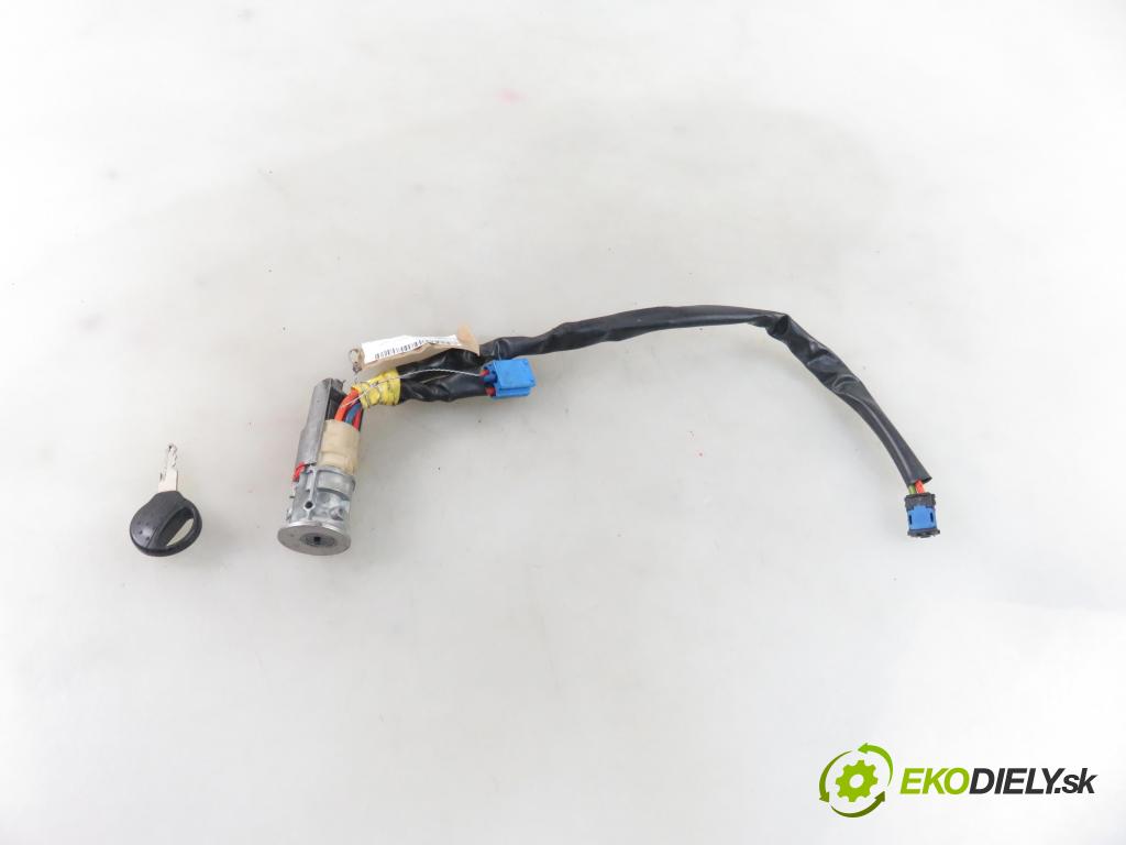 PEUGEOT 206 CC (2D) CABRIO 2002 100,00 2.0 S16 - RFN (EW10J4) 1997,00 spinačka  (Spínacie skrinky a kľúče)