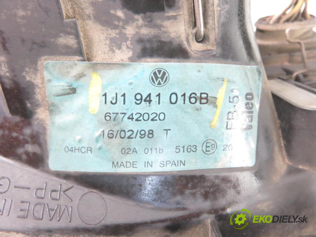 VW GOLF IV (1J1) HB 1998 50,00 1.9 SDI - AGP 1896,00 Svetlo PP 1J1941016B