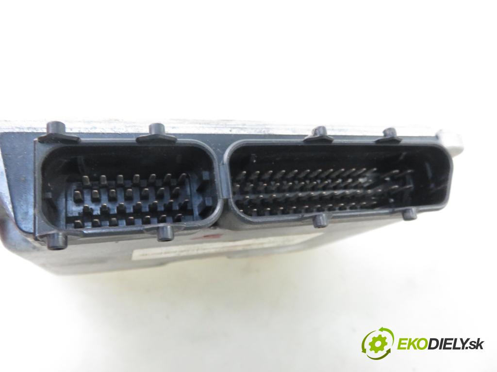 VW CADDY II Furgon (9K9A) FURGON 1999 47,00 1.9 SDI - AEY 1896,00 Riadiaca jednotka Motor 038906013E ; 0281001689