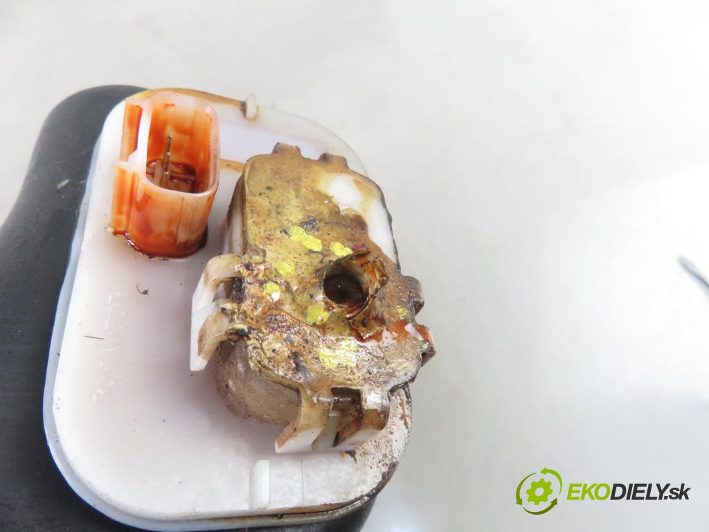 MAZDA 3 (BK) HB 2006 80,00 1.6 DI Turbo 109 - Y601 (PSA) 1560,00 Nádržka KAPALINA: FAP 3N619C103AC