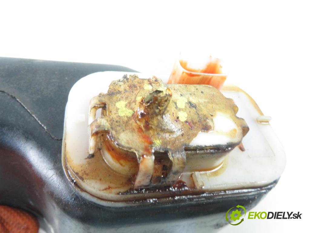 MAZDA 3 (BK) HB 2006 80,00 1.6 DI Turbo 109 - Y601 (PSA) 1560,00 Nádržka KAPALINA: FAP 3N619C103AC