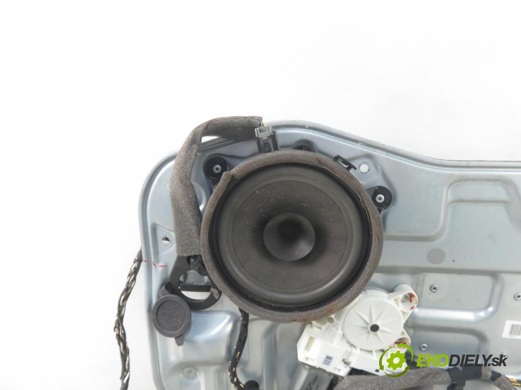 VOLVO V50 (MW) KOMBI 2004 100,00 2.0 D 136 - D 4204 T (PSA) 1997,00 mechanismus oken 8679080 ; 30737675 ; 0682156