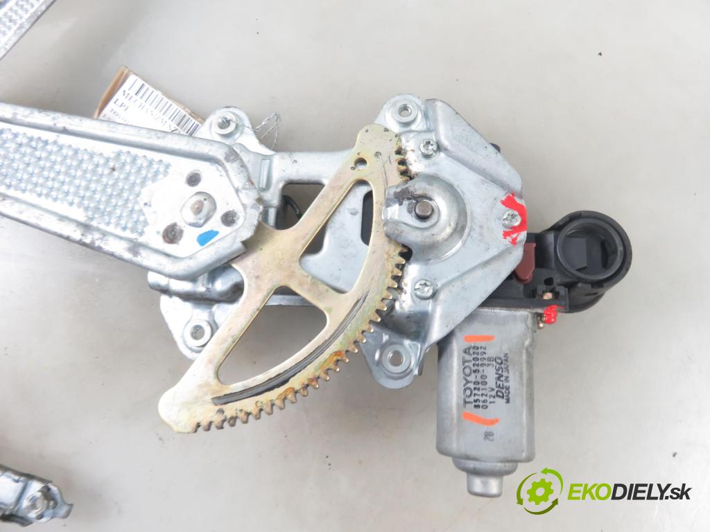 TOYOTA YARIS (_P1_) HB 2000 50,00 1.0 VVT- i 68 - 1SZ-FE 998,00 mechanismus oken 8572052020 ; 0621009992