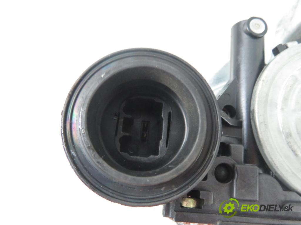 TOYOTA YARIS (_P1_) HB 2000 50,00 1.0 VVT- i 68 - 1SZ-FE 998,00 mechanismus oken 8572052020 ; 0621009992