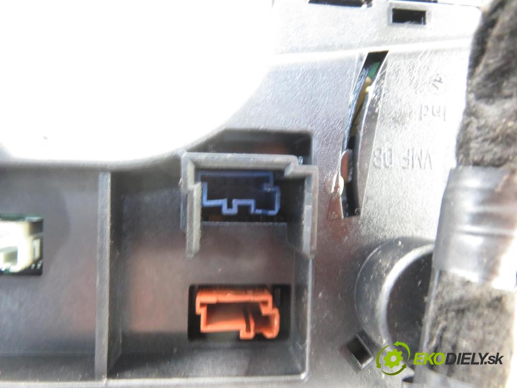 CITROEN C4 I (LC_) HB 2006 80,00 1.6 HDi 109 - 9HZ (DV6TED4) 1560,00 páčka/prepínač 96627927XT