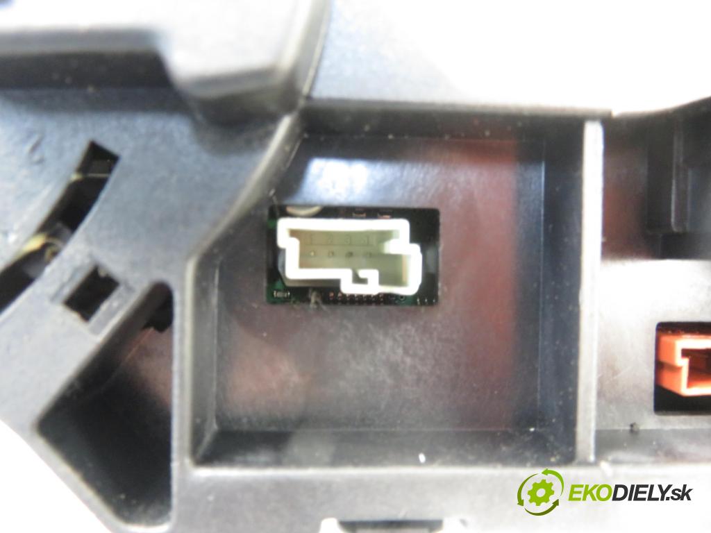 CITROEN C4 I (LC_) HB 2006 80,00 1.6 HDi 109 - 9HZ (DV6TED4) 1560,00 páčka/prepínač 96627927XT