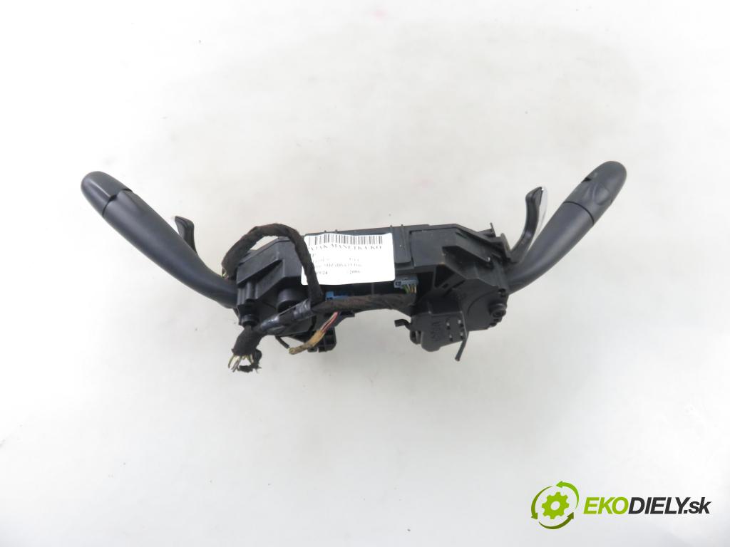 CITROEN C4 I (LC_) HB 2006 80,00 1.6 HDi 109 - 9HZ (DV6TED4) 1560,00 páčka/prepínač 96627927XT