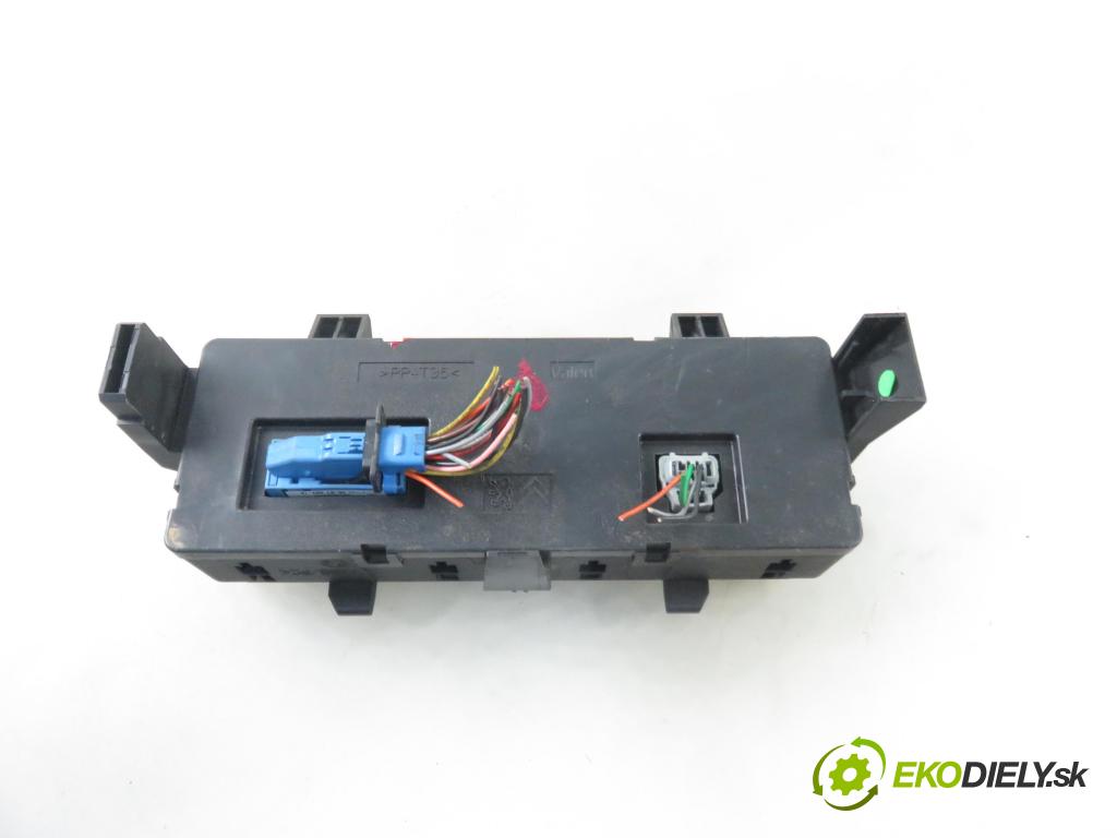 CITROEN C3 I (FC_) HB 2003 54,00 1.4 i - KFV (TU3JP) 1360,00 Panel kúrenia KLIMATRONIK 96377774XT