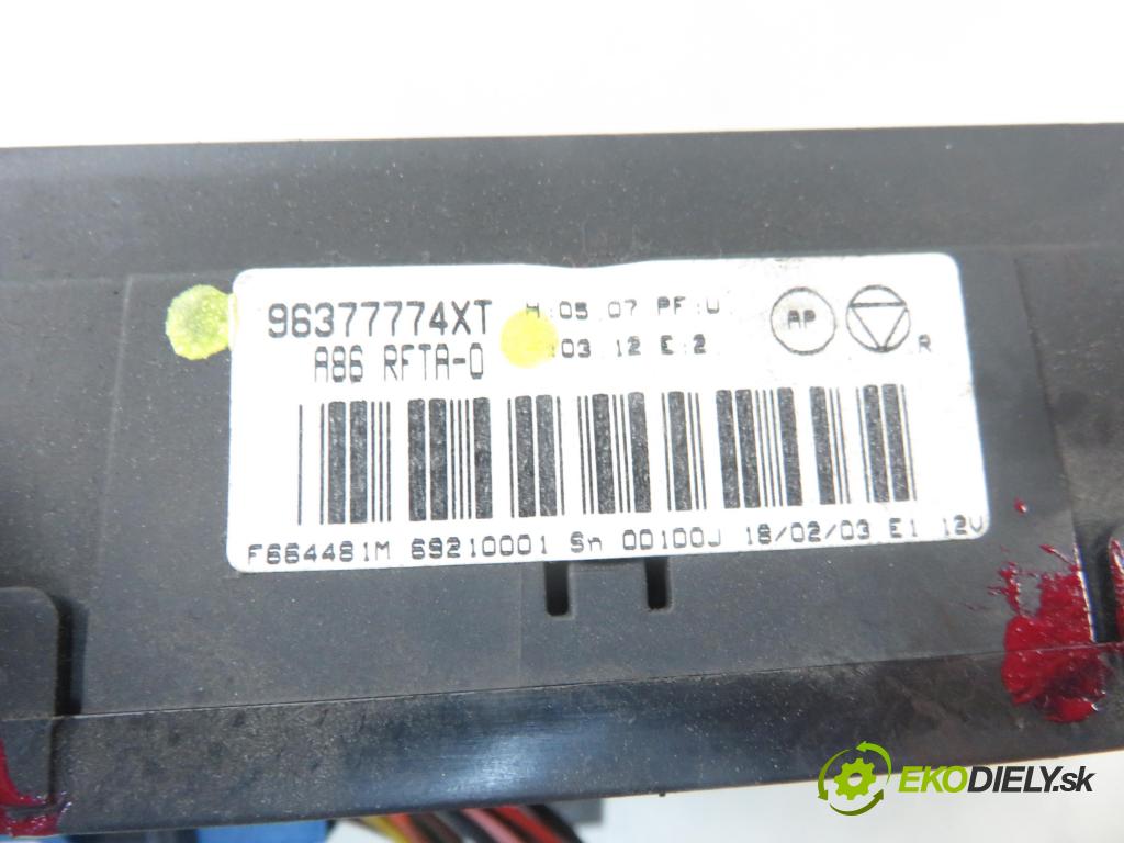 CITROEN C3 I (FC_) HB 2003 54,00 1.4 i - KFV (TU3JP) 1360,00 Panel kúrenia KLIMATRONIK 96377774XT