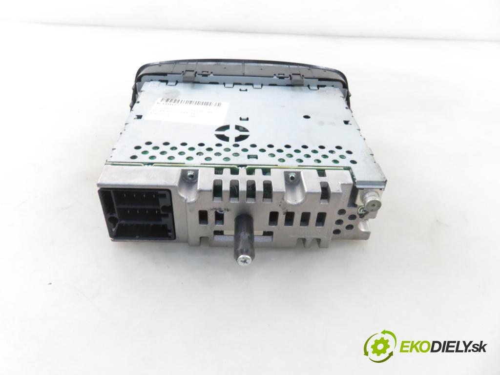 TOYOTA AYGO (_B1_) HB 2006 50,00 1.0 68 - 1KR-FE 998,00 RADIO CD 861200H010