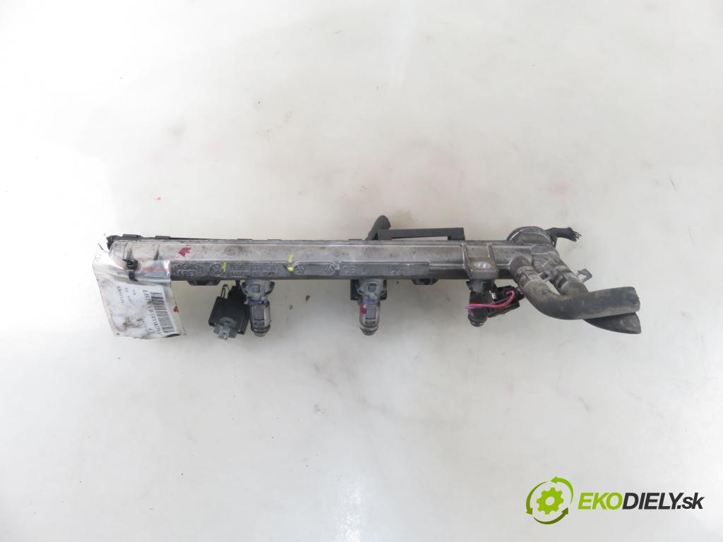 VW GOLF IV (1J1) HB 2000 74,00 1.6 - APF 1595,00 Lišta vstrekovacia 036133319AK ; 036133319 (Vstrekovacie lišty)