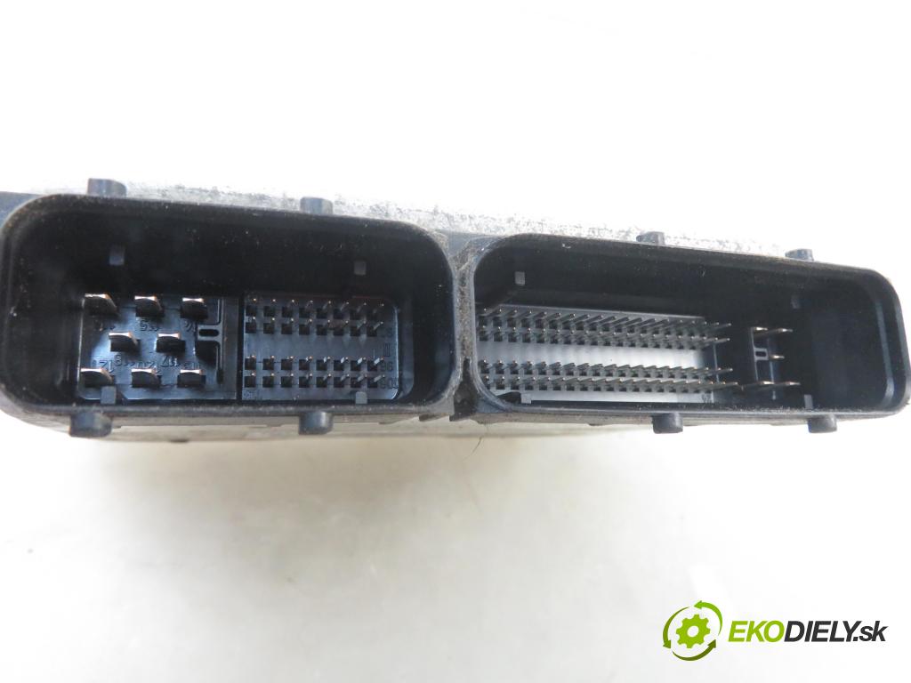 VW BORA Variant (1J6) KOMBI 2002 74,00 1.9 TDI - AXR 1896,00 Riadiaca jednotka Motor 038906019CR ; 0281010663