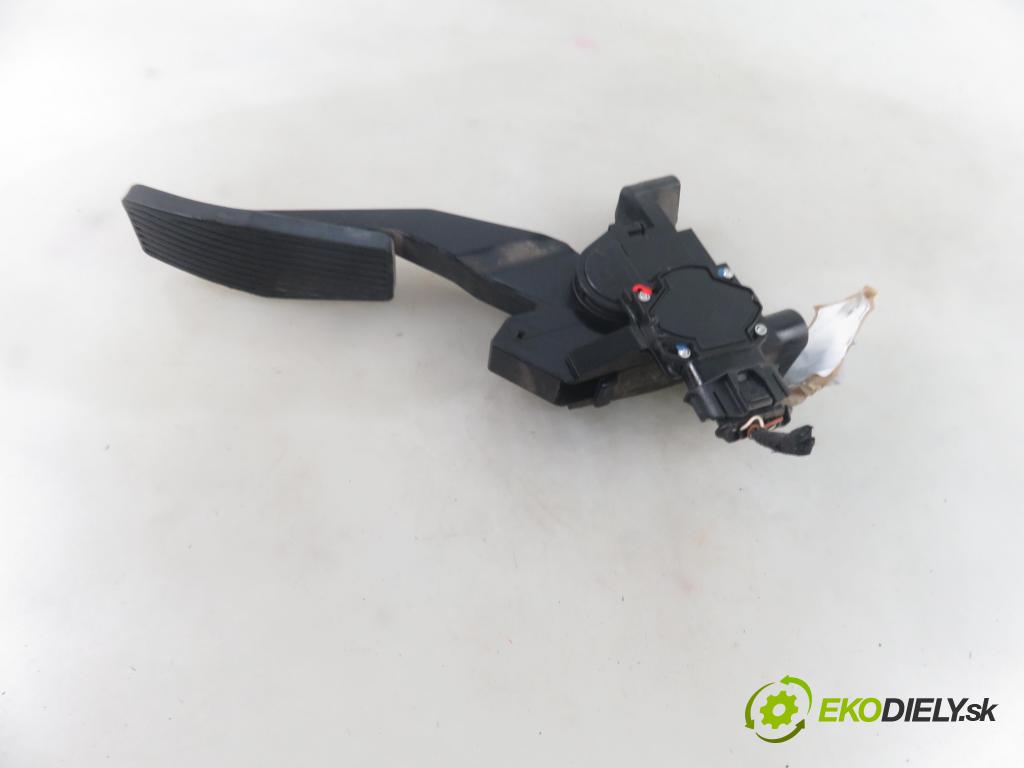 OPEL ASTRA G Kombi (T98) KOMBI 1999 50,00 1.7 TD 68 - X 17 DTL 1700,00 Potenciometer plynu 0281002278 ; 09128851AL (Pedále)