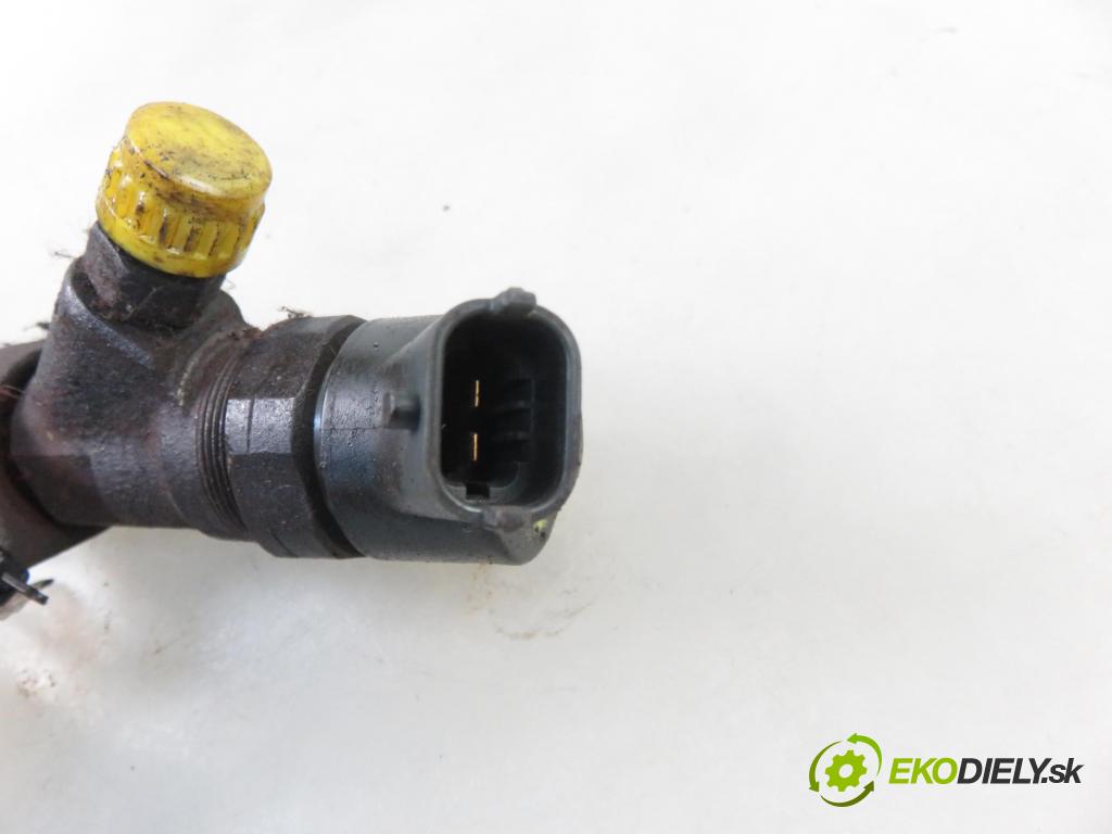 CITROEN C8 (EA_, EB_) VAN 2003 94,00 2.2 HDi - 4HW (DW12TED4) 2179,00 vstrekovač 0445110036 ; 9637277980 (Vstrekovače)