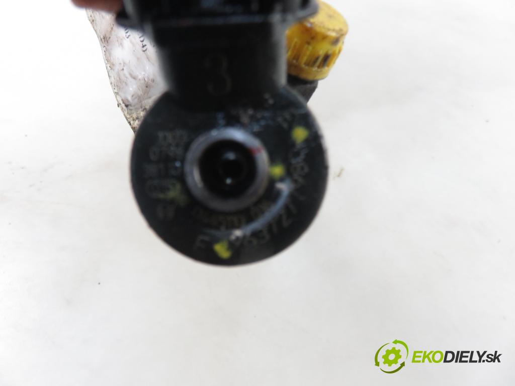 CITROEN C8 (EA_, EB_) VAN 2003 94,00 2.2 HDi - 4HW (DW12TED4) 2179,00 vstrekovač 0445110036 ; 9637277980 (Vstrekovače)