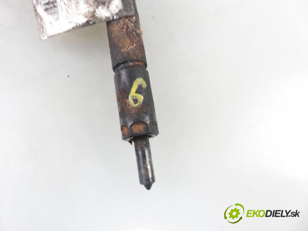 CITROEN C8 (EA_, EB_) VAN 2003 94,00 2.2 HDi - 4HW (DW12TED4) 2179,00 vstrekovač 0445110036 ; 9637277980 (Vstrekovače)