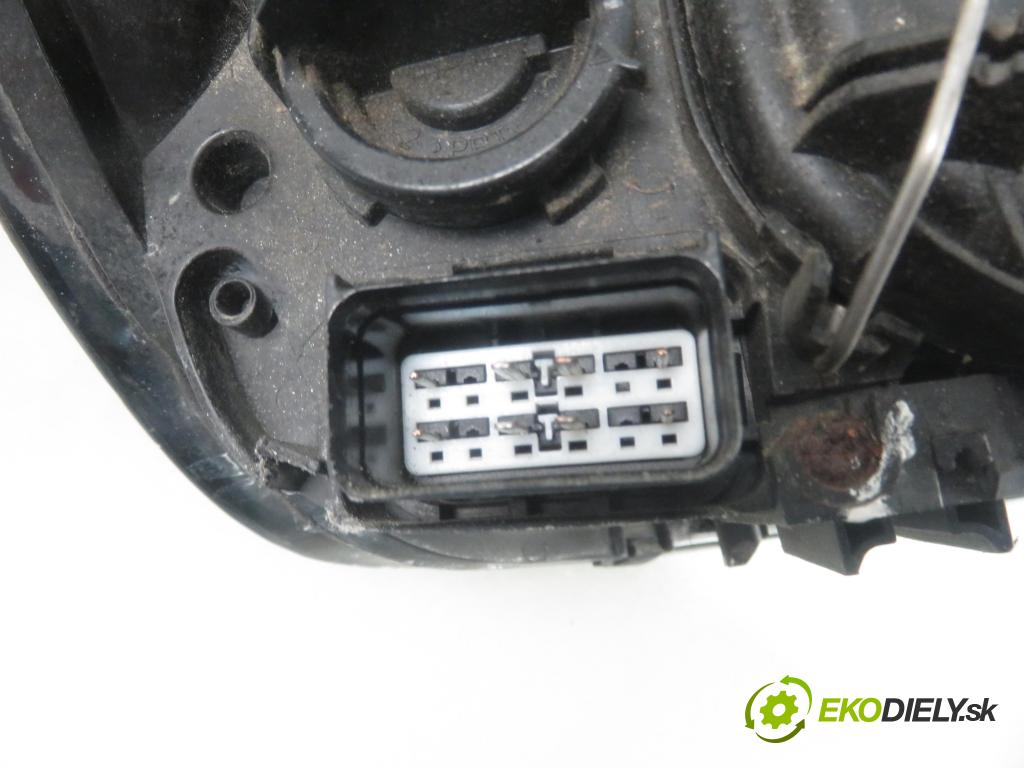 VOLVO V50 (MW) KOMBI 2004 100,00 2.0 D 136 - D 4204 T (PSA) 1997,00 Svetlo LP 30698885