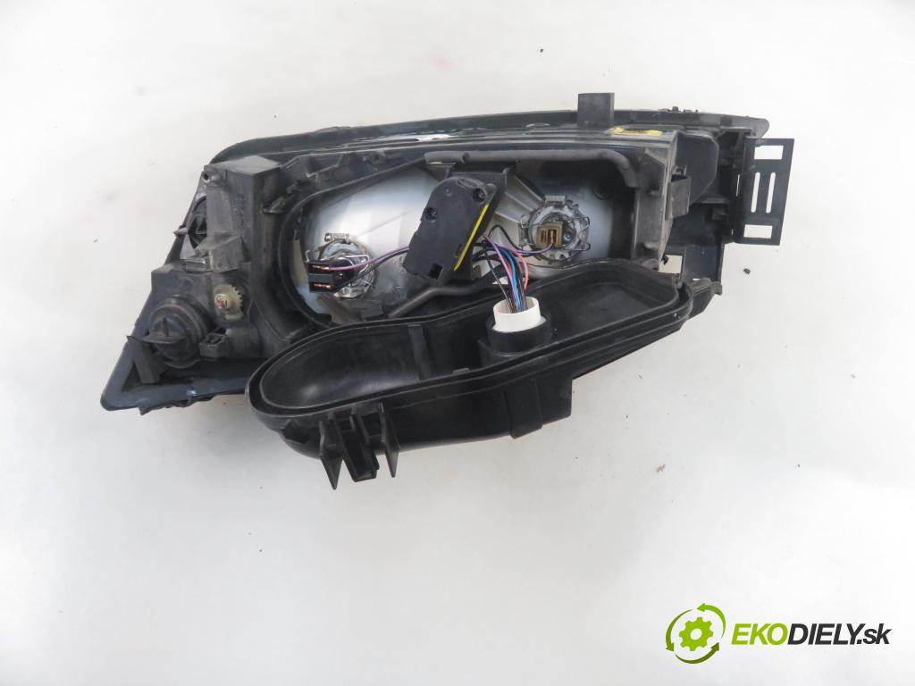 FORD MONDEO III Turnier (BWY) KOMBI 2003 92,00 1.8 16V - CHBA 1798,00 Svetlo PP 0301174602