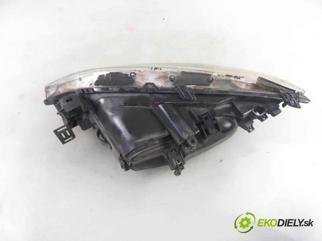 FORD MONDEO III Turnier (BWY) KOMBI 2003 92,00 1.8 16V - CHBA 1798,00 Svetlo PP 0301174602