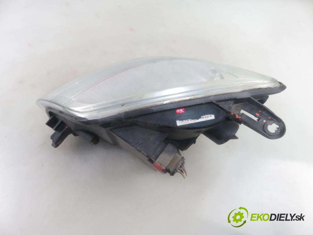 PEUGEOT PARTNER Combispace (5F) KOMBIVAN 2004 51,00 1.9 D - WJY (DW8B) 1868,00 Svetlo PP