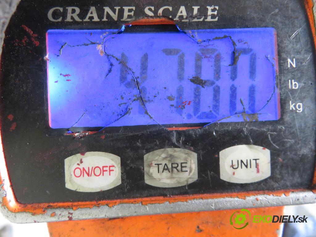 CITROEN C4 I (LC_) HB 2006 80,00 1.6 HDi 109 - 9HZ (DV6TED4) 1560,00 výztuha zadní část ABS