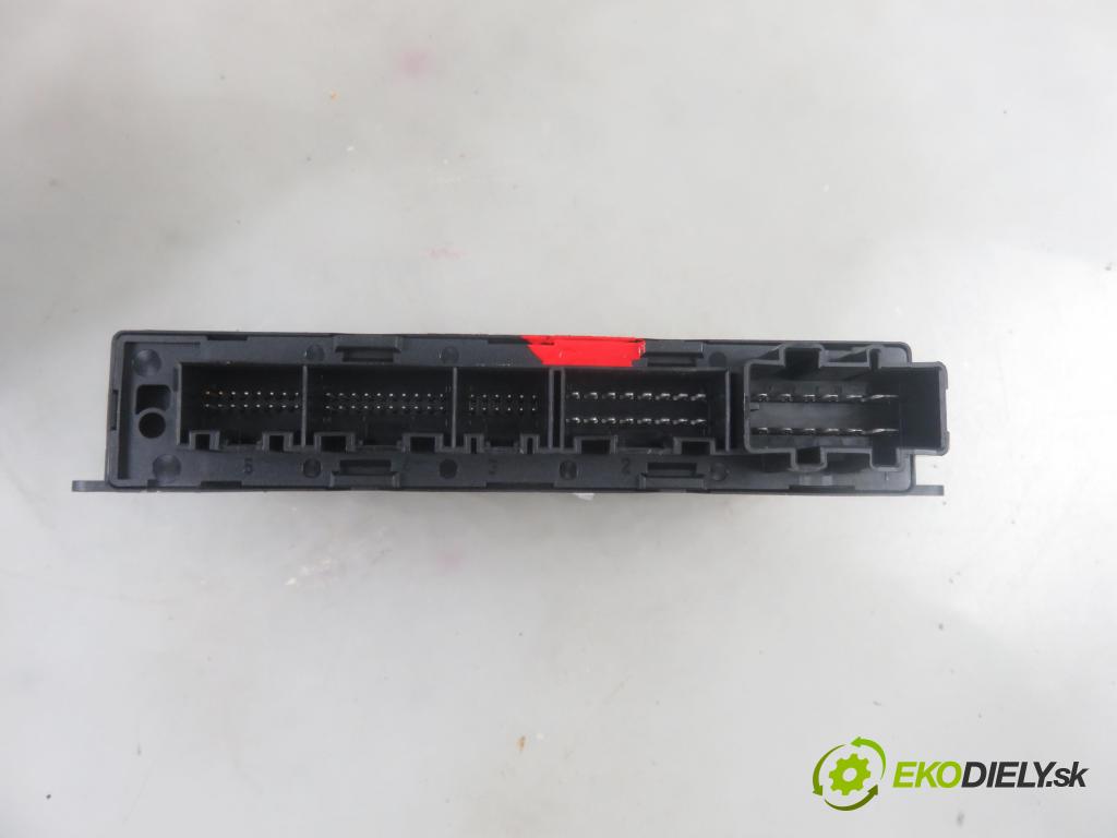 AUDI A4 (8E2, B6) SEDAN 2001 96,00 1.9 TDI PD 130 - AWX 1896,00 MODUL komfortu 8E0959433AG