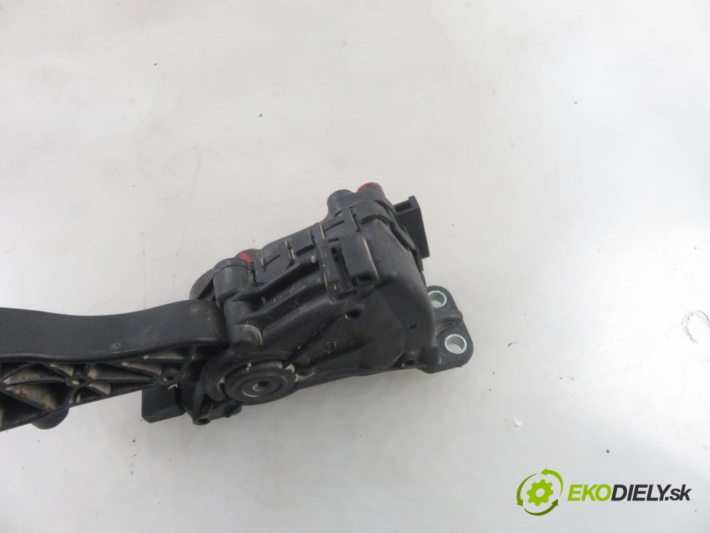 SEAT LEON (1M1) HB 2001 81,00 1.9 TDI 110 - ASV 1896,00 Potenciometer plynu 6Q1721503L (Pedále)