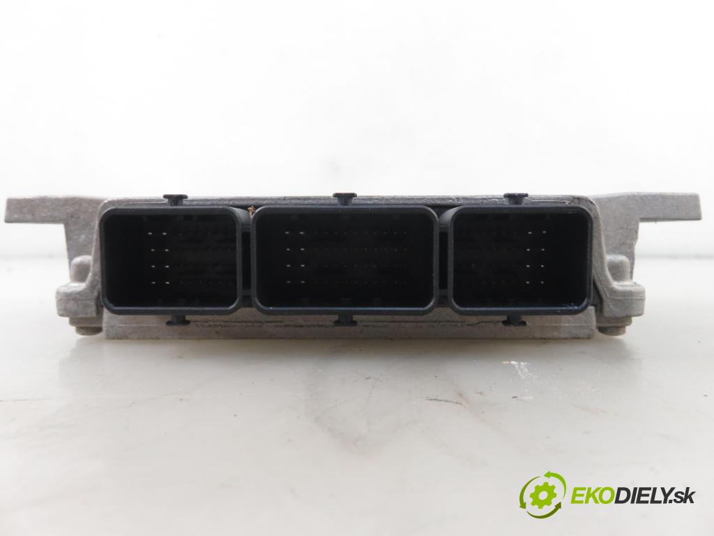 CITROEN C4 I (LC_) HB 2005 65,00 1.4 16V 88 - KFU 1360,00 řídící jednotka motora 16735054 ; 9659099180 ; IAW6LP205