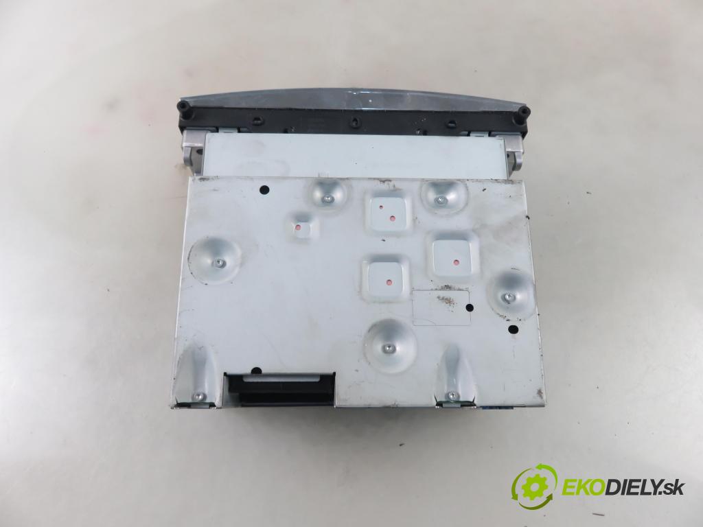 MERCEDES-BENZ KLASA C (W204) SEDAN 2008 115,00 C 180 Kompressor BlueEFFICIENCY 156 - M 271.910 1597,00 RADIO CD 2048709694 ; 2048706589 ; 0014429060