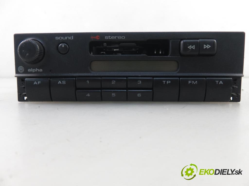 VW GOLF IV (1J1) HB 1999 55,00 1.4 16V 75 - AKQ 1390,00 RADIO