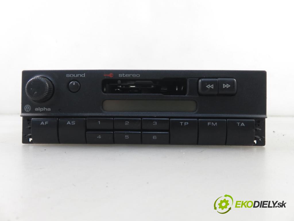 VW GOLF IV (1J1) HB 1999 55,00 1.4 16V 75 - AKQ 1390,00 RADIO