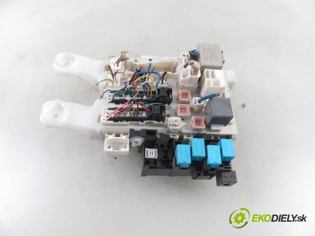 TOYOTA RAV 4 III (_A3_) SUV 2006 130,00 2.2 D 4WD 177 - 2AD-FHV 2231,00 MODUL BSI 8273042010 ; 6H300664 ; 8198046010