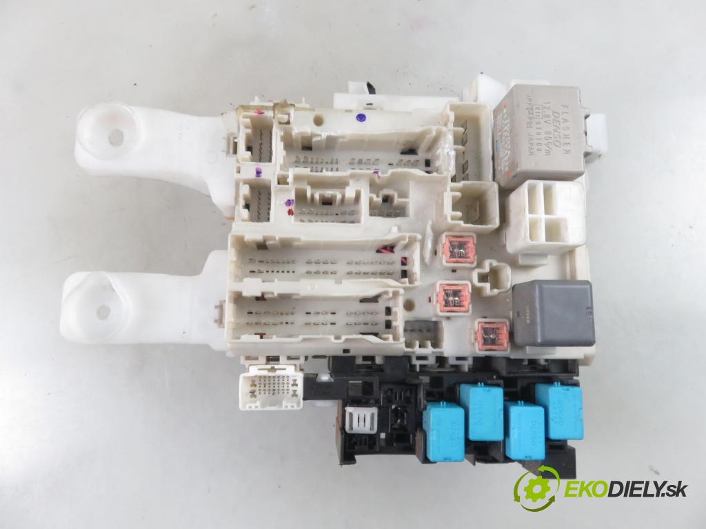 TOYOTA RAV 4 III (_A3_) SUV 2006 130,00 2.2 D 4WD 177 - 2AD-FHV 2231,00 MODUL BSI 8273042010 ; 6H300664 ; 8198046010