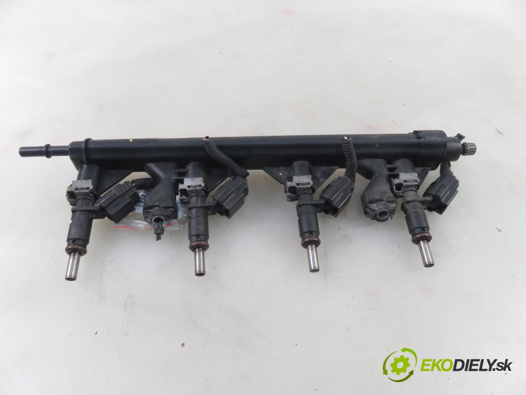 PEUGEOT 207 (WA_, WC_) HB 2008 70,00 1.4 16v VTI 95 - 8FS 1397,00 Lišta vstrekovacia V7575645 ; V7528176 (Vstrekovacie lišty)