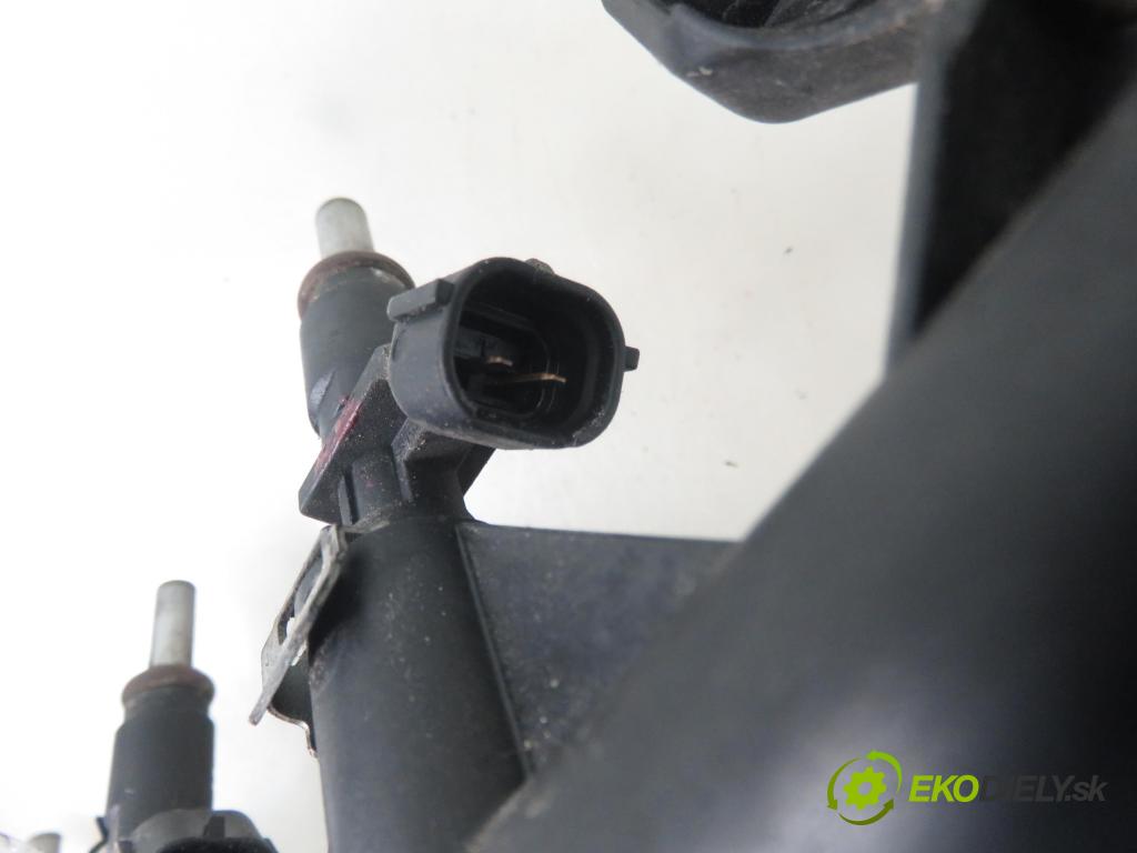 PEUGEOT 207 (WA_, WC_) HB 2008 70,00 1.4 16v VTI 95 - 8FS 1397,00 Lišta vstrekovacia V7575645 ; V7528176 (Vstrekovacie lišty)